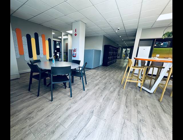 574M² OFFICE TO LET IN WOODMEAD